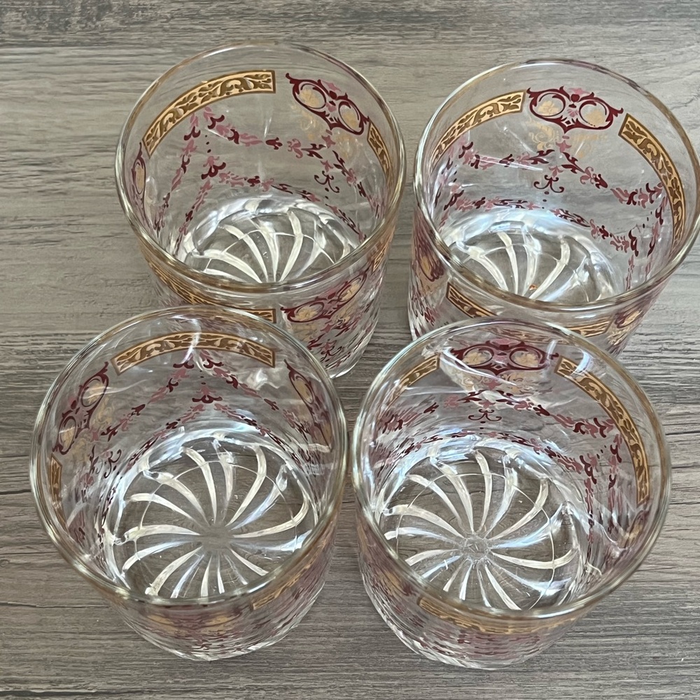 Cerve Elegant Gold and Pink Flowers Patterned Glasses Set of 4